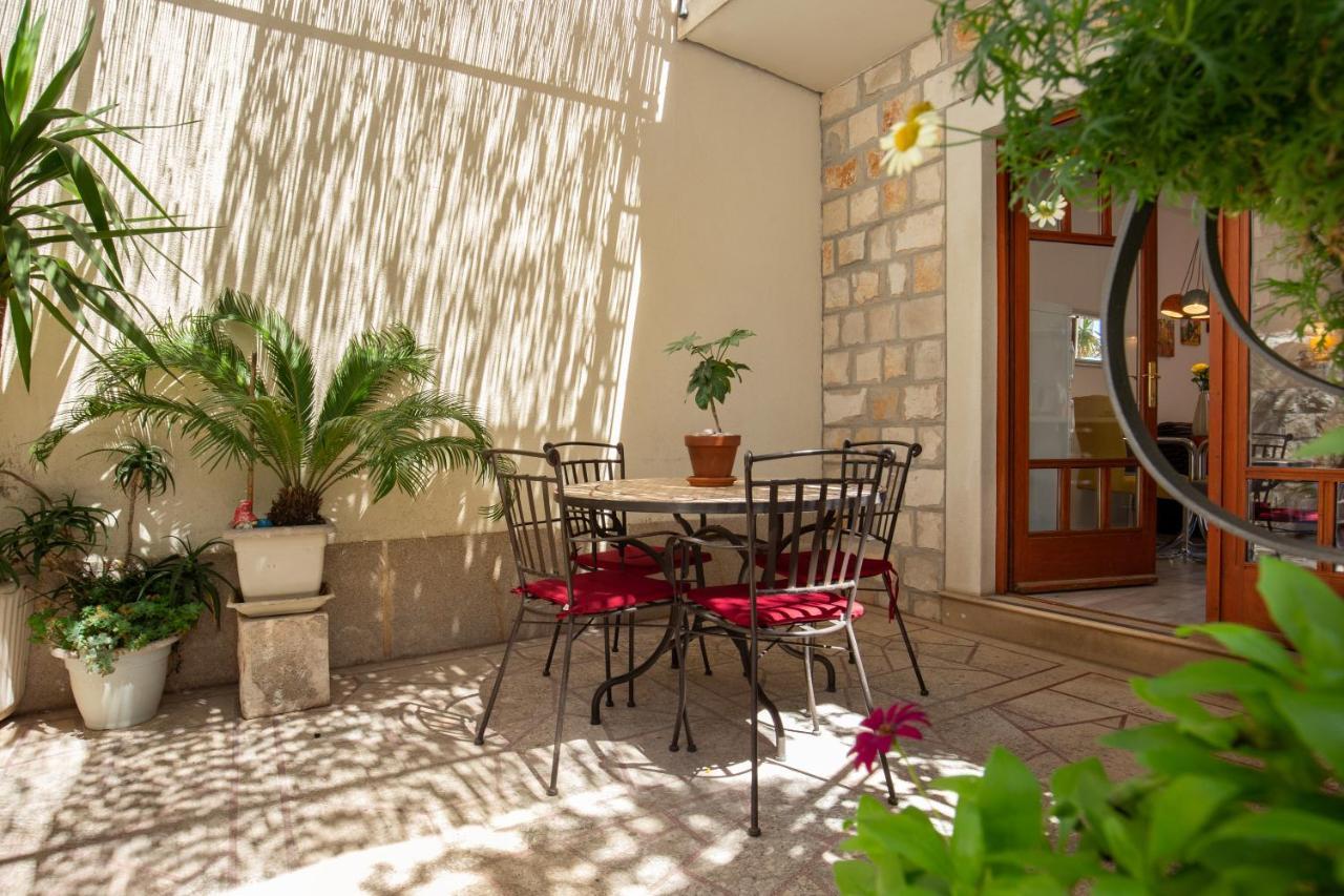 Mike Makarska Exterior foto