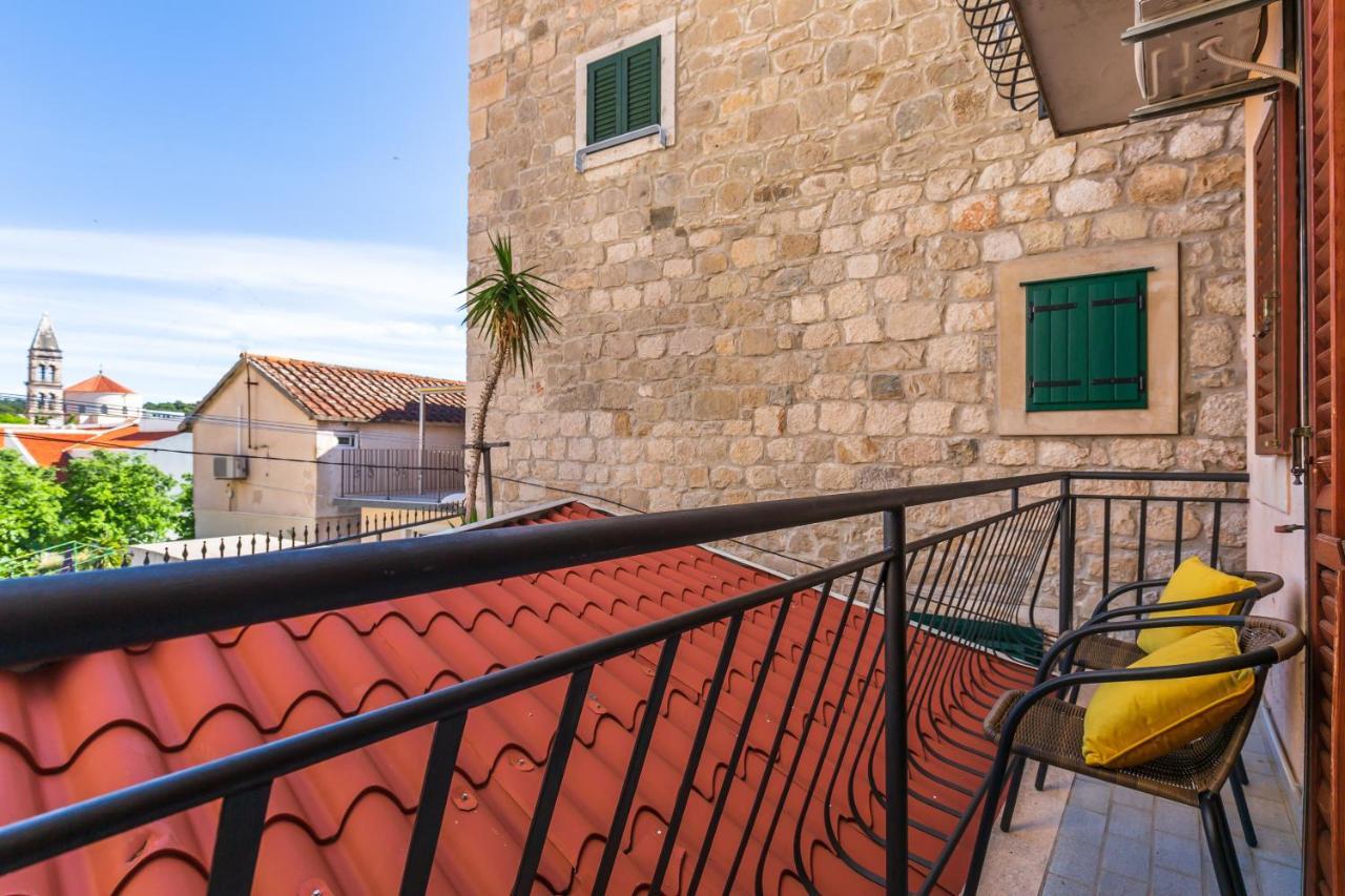 Mike Makarska Exterior foto